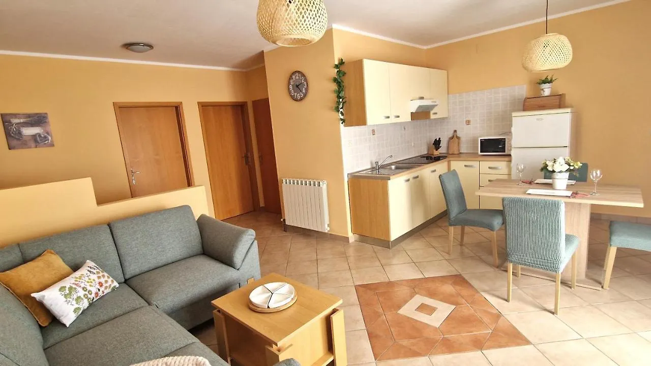 Apartments Ana & Ivan Krk Town Croazia